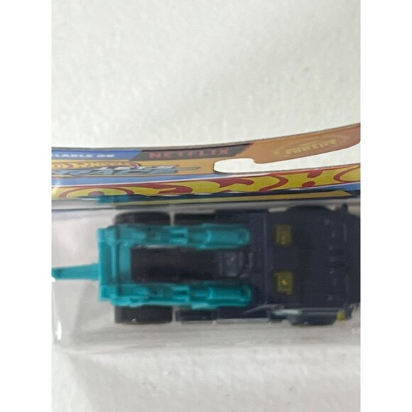 Hot Wheels Heavy Hitcher HW Metro 2024 Blue Tow Truck 1:64 Diecast Car - Picture 3 of 6
